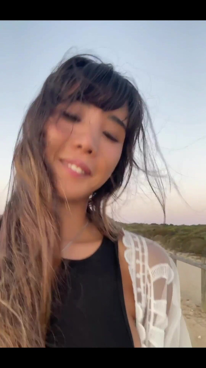 DaringKiara: Me estoy sintiendo un poco abajo hoy, así que decidí...