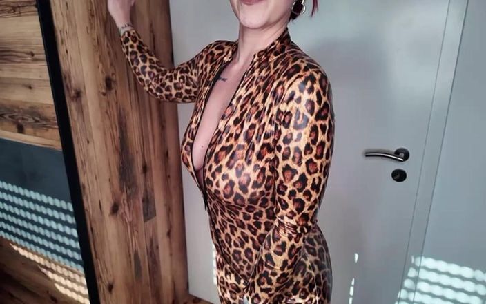 Nina Devil: क्या आप प्रलोभन का विरोध कर सकते हैं?