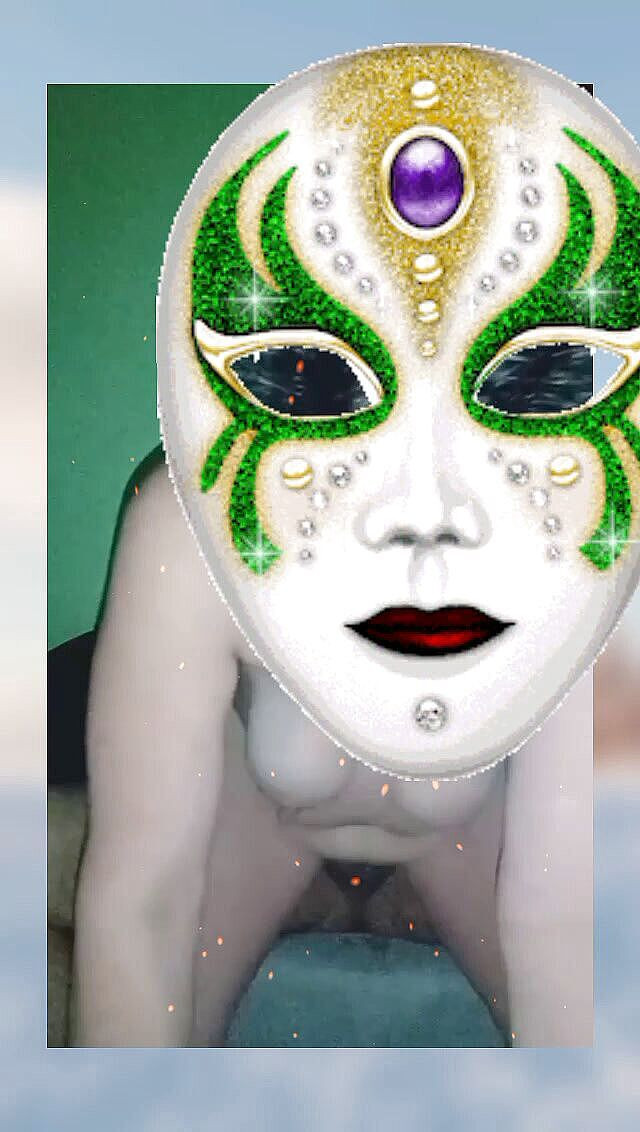 Walker studio: मुखौटे के नीचे