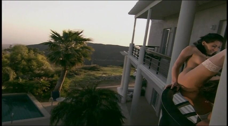 Porncentro: Romantic stud screws his wife hard on the balcony