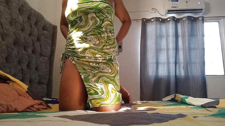 PATY PATY: Kamu nggak bakal menemukan ibu tiriku yang lebih hot dariku!!...