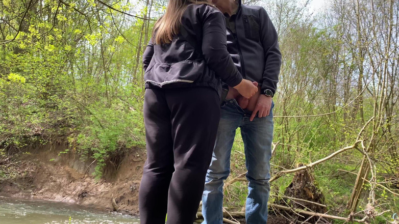 OurFetishLife: Min svärmors heta tunga är djupt i halsen medan hon runkar...