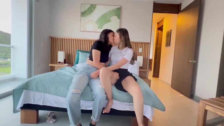 scarlettandc: Two Lesbians Fuck for Many Hours