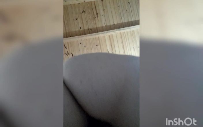Chubby Sex Symbol: セクシーな巨大娘があなたの顔に座る