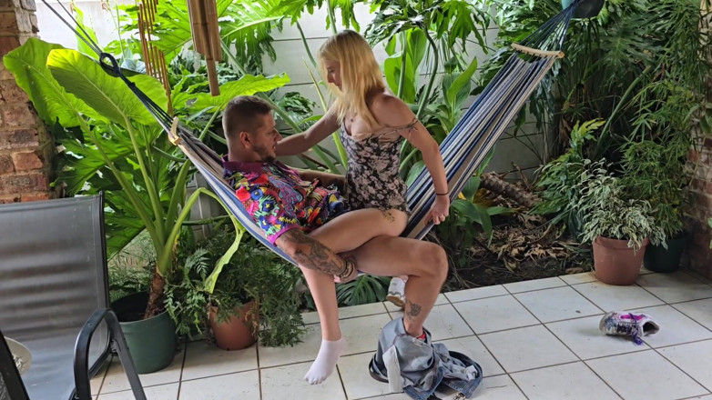 Sparowdox: Iubită curvă în vacanță în Hawaii deasupra