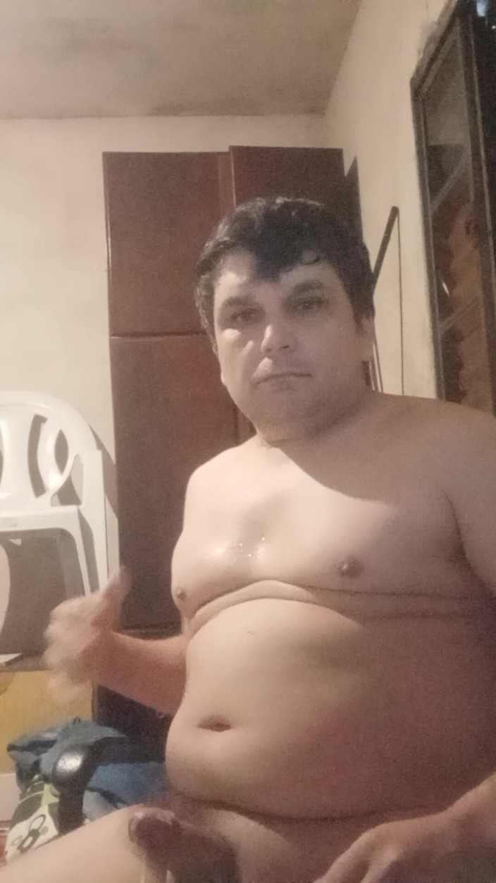 Claudio: All das sperma auf meine titten gespreizt