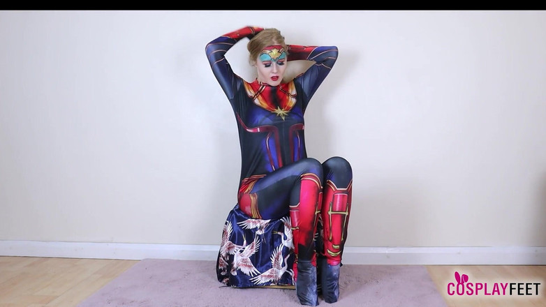 Feet & Cosplay: Gorgeous Aurora Phoenix Stuns in a Sexy Captain Marvel Costume