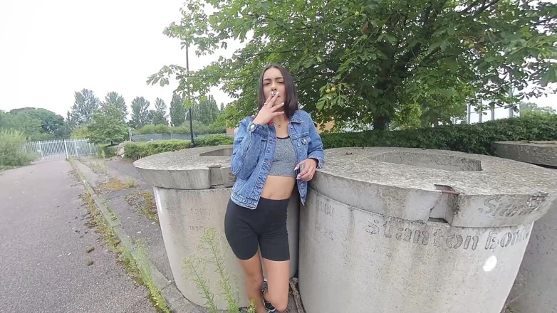VR smokers HD-2D Videos Only: Kim Model - Interview