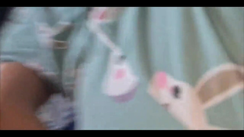 Anny Kitty: 無邪気な義理の妹がお尻にプラグを突っ込んで寝るのを知りました!それを利用して、彼女はとてもムラムラしてしまいました