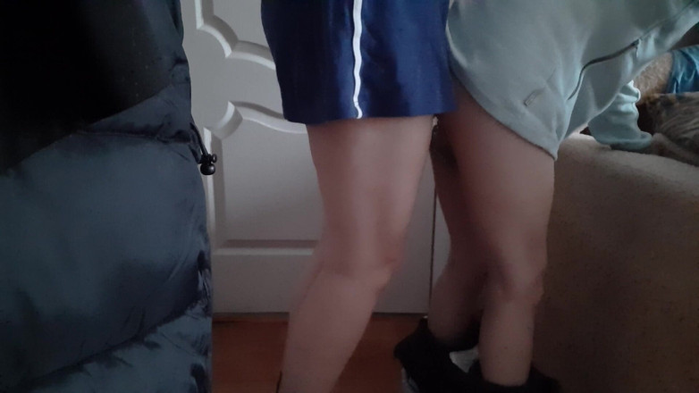 Lesbian-illusion: Scuoto e scopo mia moglie alla pecorina con una bottiglia