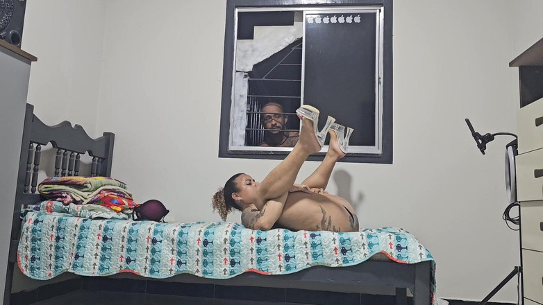 Eliane Furacao: Муж-рогоносец наблюдает за тем, как жена мастурбирует своему любовнику и ничего не делает