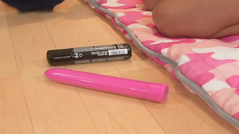 The Window of Sex: Лесбийская групповая сцена - 4 оргии студенток, делившихся своими секс-игрушками