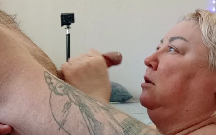 Zona901: Kamarádka kouřila hluboko a dostala sperma do pusy a na...