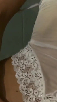 Lily Love i Nesty są włoskimi dziwkami, które dostają tyłek penetrowane przez wielkie kutasy # 2