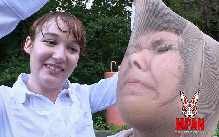 Japan Fetish Fusion: 面对恋物癖：白日梦 d 穿着丝袜散步，clara 和 haruka