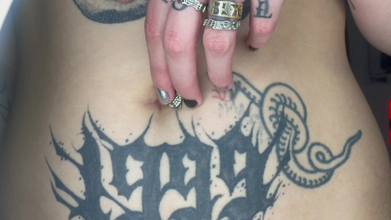 Glitterqueen1999: Cum Inside My Belly Button