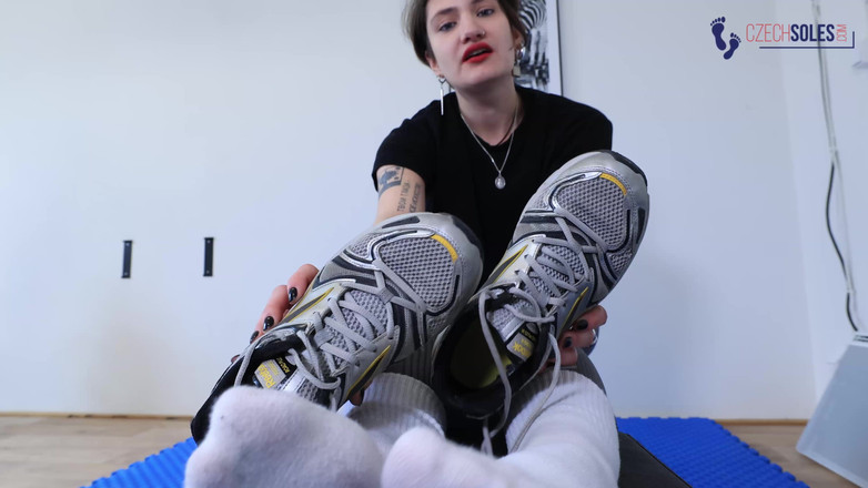 Czech Soles - foot fetish content: Stoking putih dewi di gim