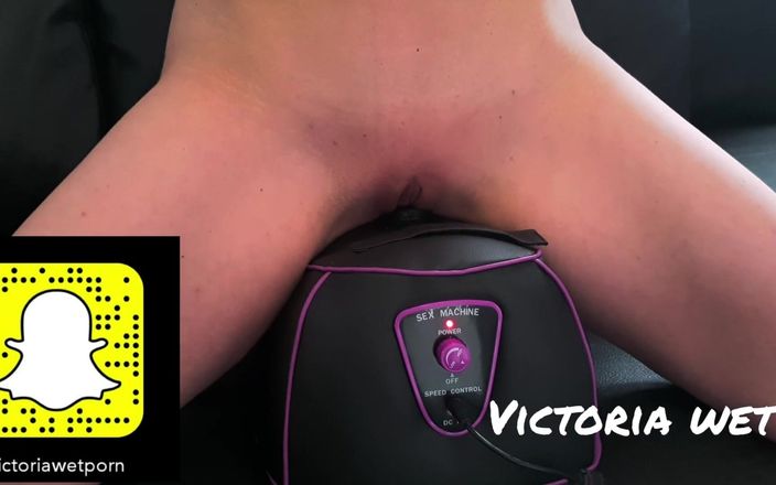 Victoria wet: The Riding Machine Sex Makes You Moan Loudly