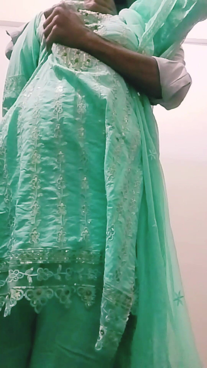 Aizzee: Cô vợ ngoại tình của hàng xóm âm hộ hứng tình được đụ...