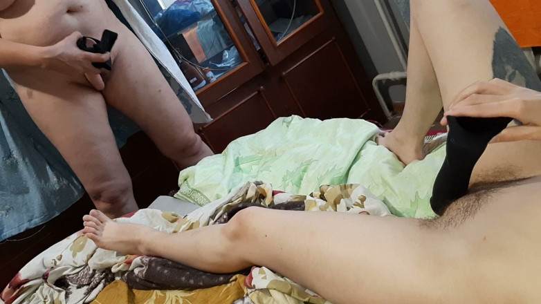 Lesbian-candys: 僕たちは向かい合ってディルドでオナニーしてる