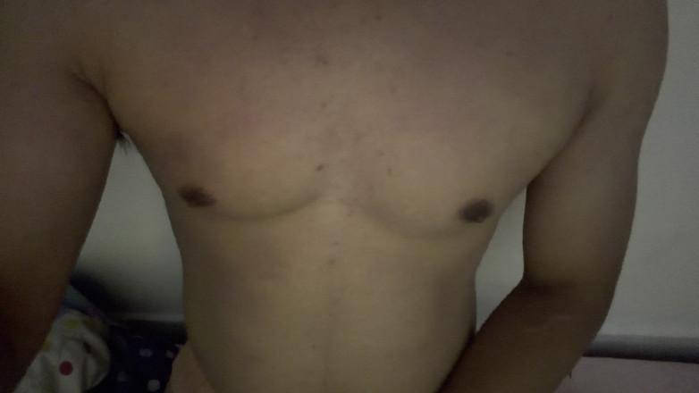 Marcorubio: Un garçon, beau solo musclé, éjacule dans la maison