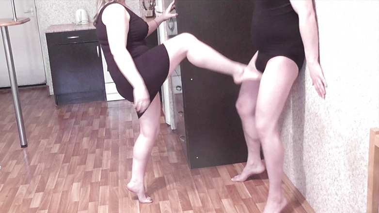 Amateur_fetish: Ballbusting amateur 3