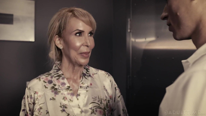 Adult Time: Adult Time - Văduva lui Eric, Lauren, își deschide picioarele și transformă un...