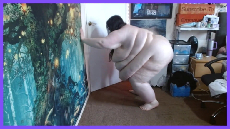 SSBBWLadyBrads: SSBBW Crawling on the Floor