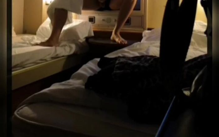 Wanker forever: 폴란드와 스웨덴 사이의 배를 타고 딸딸이. 배의 오두막에서 사정