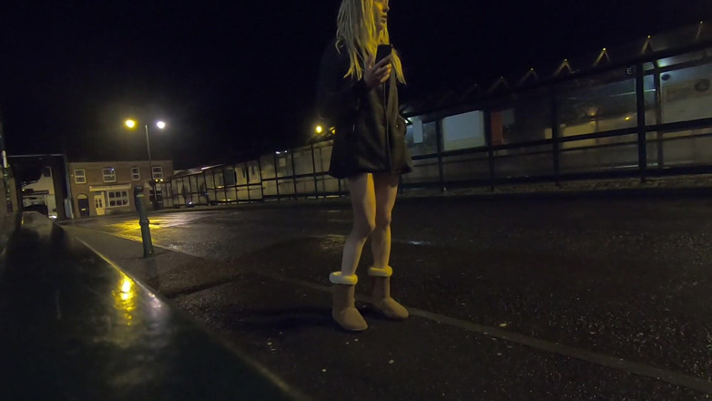 The Midnight Minx: Busy bus station wank