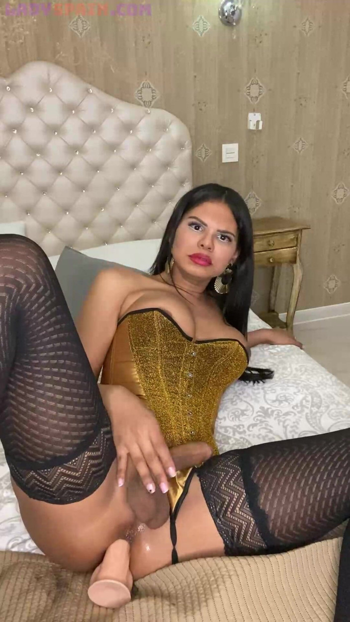 Lady Trans: Trans Girl Masturbates with a Huge Dildo in Her Ass...