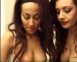 Jessica Rizzo Communication: Jessica Rizzo kadın postacı sahnesinde 05