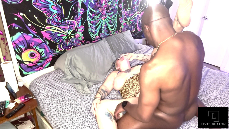 Livie Blainn: Нужен Хуй Вне Штата