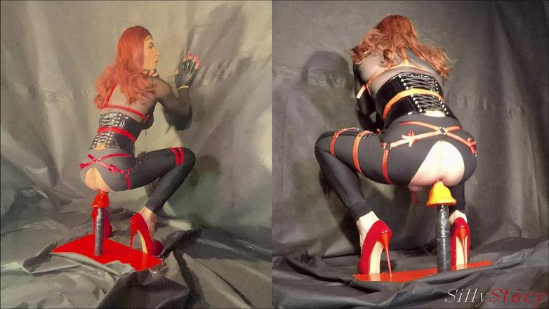 sillystacy: Sissy Stacy cavalca un razzo