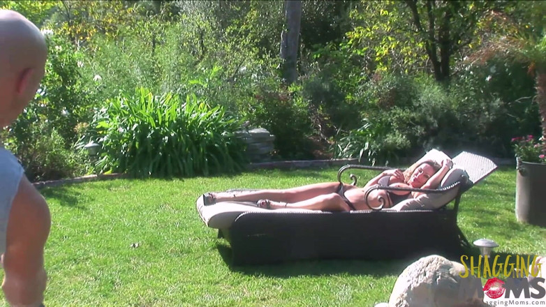 Shagging Stepmoms: Milf with huge boobs and her friend fucking