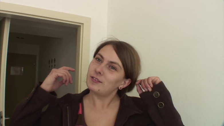 German amateur couples: Sexy Looking Babe From Germany Pleasing a Cock in POV...