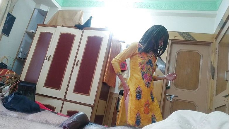 Bolly Karma: Боллі Карма 061: флеш дупа, рухатися сексуально