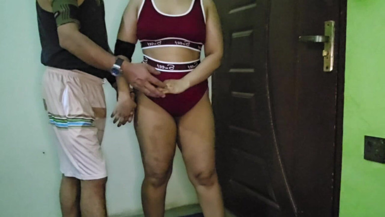 Sairaxsaim: Pelatih gym ngentot sama murid sange