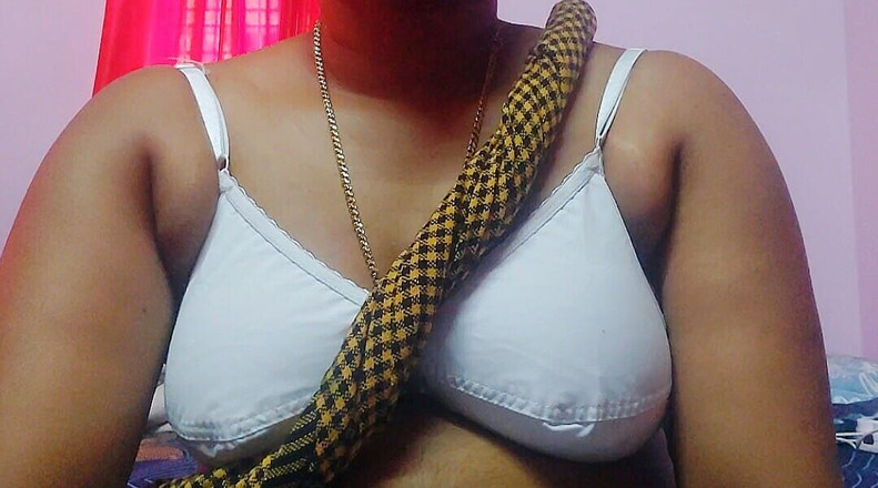 Desi Mohini: 남친과 섹스하는 인도 영 바비 모히니