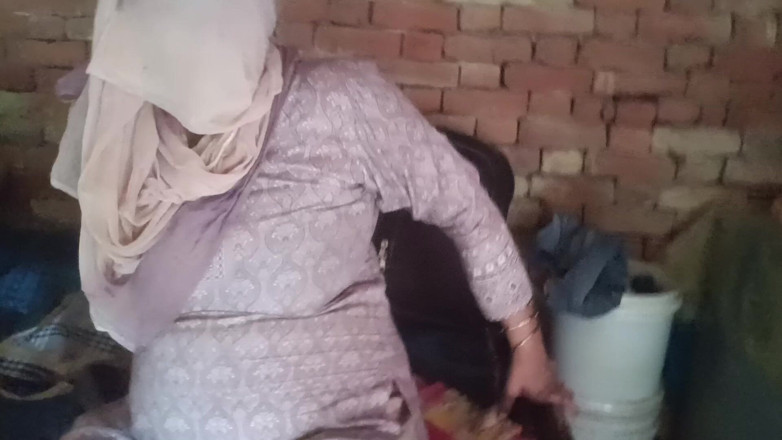 Bhabhi UP: Saya berseronok memanggil ibu tiri saya