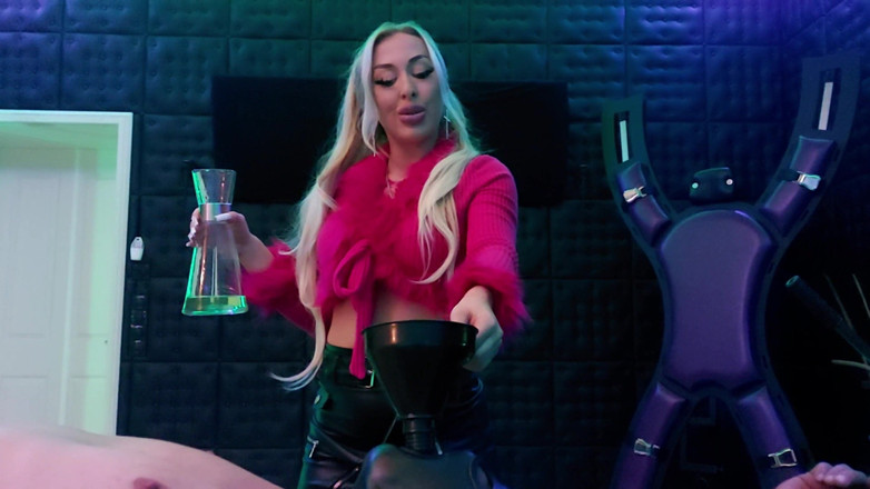 Kinky Castle: Sheela Sinner Sclavul de la toaletă, versiune completă