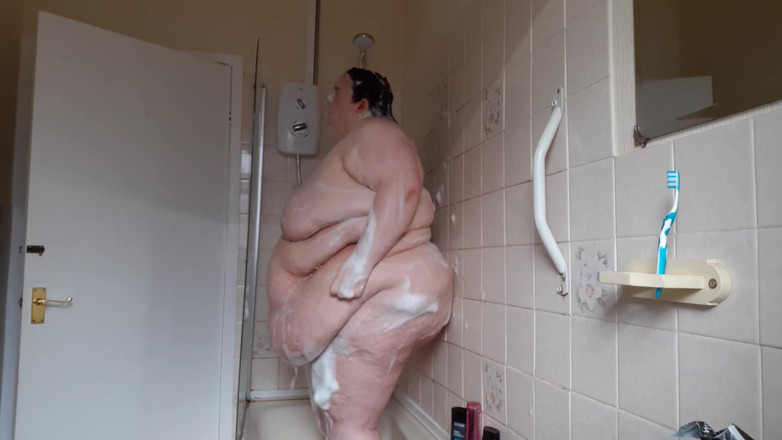 SSBBWLadyBrads: SSBBW Lady Brads shower &amp; belly jiggles