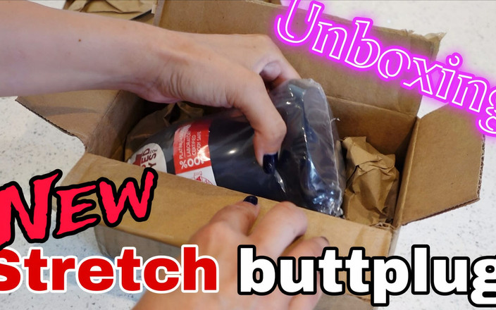 Training Zero: Unboxing butt plug anal baru