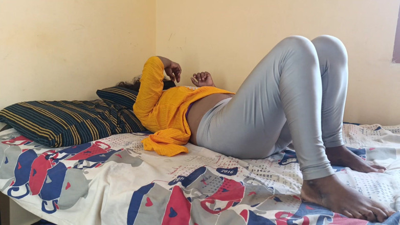 Apple baby: Tamil Schattige Huisvrouw