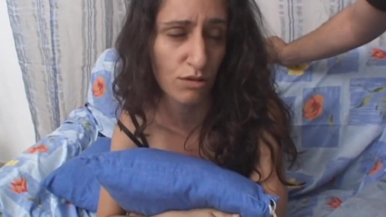 My porn family: Relaxing milf made to suck cock by aggressive young man
