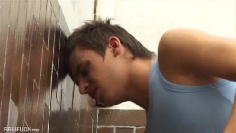 Raw Fuck: Hardcore highschool-urinal-action