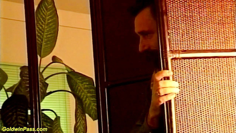 Goldwin pass: První anál chlupaté teenagerky s nevlastním otcem