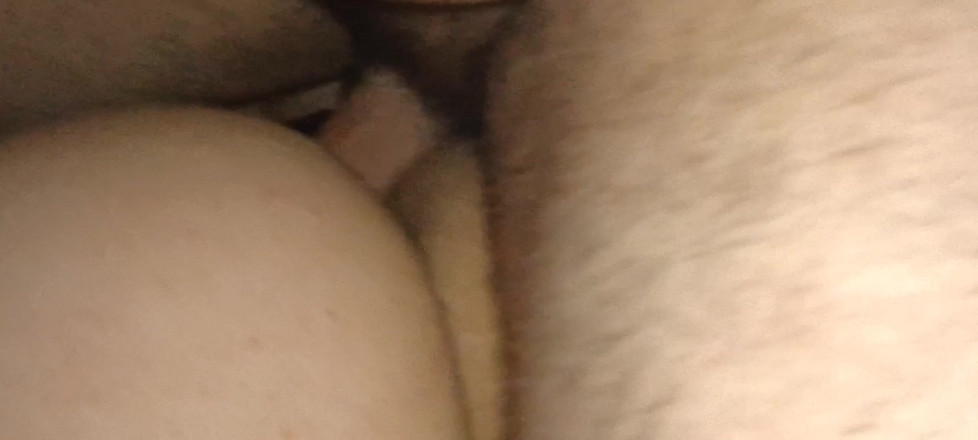 Ionut899: 계부가 하루 종일 나에게 구강성교를 해주고 섹스해. 그는 나를 자기 성기에 넣고 배를 내 안에 넣어 주었어