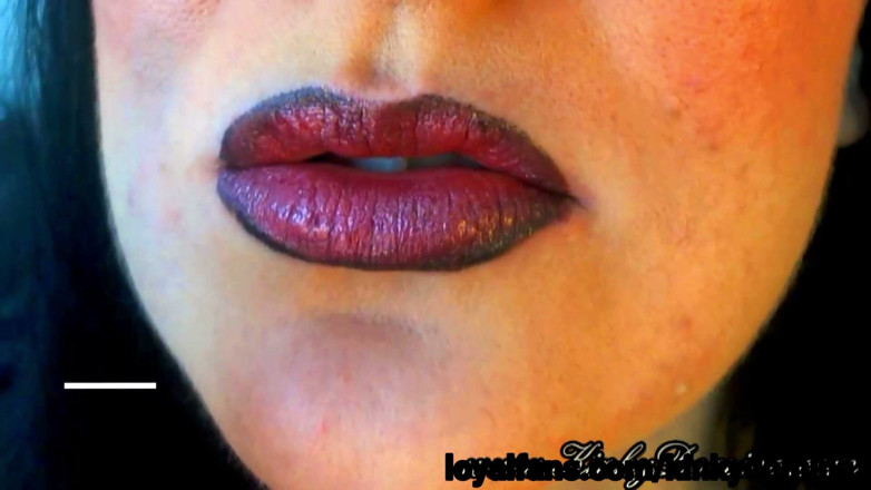 KinkyDomina: Black Lipliner är så sexig