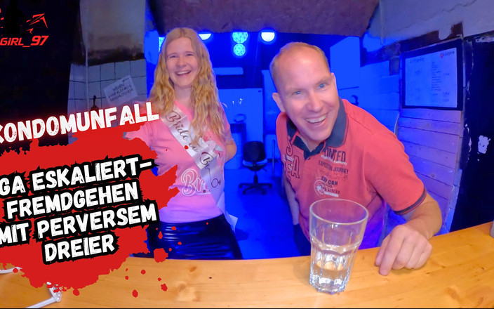 Bikergirl_97: Прощание Холостяка Становится Чужой Вечеринкой! Презерватив Застревает В Киске! Секс Втроем Еще До Свадебной Церемонии!